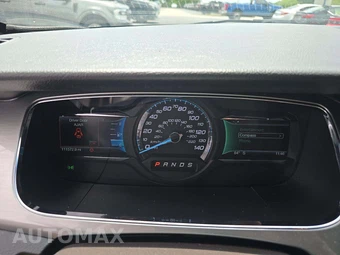 2019 Ford Taurus SEL - miniatura 6