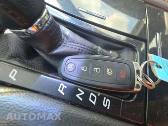 2019 Ford Taurus SHO - miniatura 8