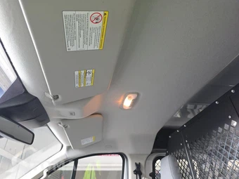 2019 Ford Transit 150 Cargo Van w/RH Swing-Out Doors Low Roof 129.9" WB - miniatura 21