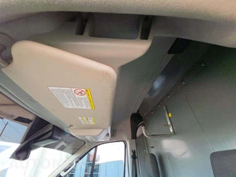 2019 Ford Transit 250 Cargo Van w/RH Sliding Door Medium Roof 147.6" WB - miniatura 11