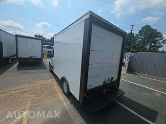 2019 Ford Transit 350 Cutaway - miniatura 2