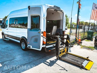 2019 Ford Transit 350 HD Passenger Van XL DRW High Roof 147.6" WB - samochód z USA z aukcji Manheim, oferta Kup Teraz w AUTOMAX
