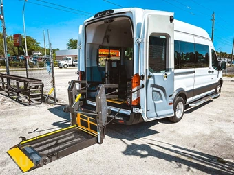 2019 Ford Transit 350 HD Passenger Van XL DRW High Roof 147.6" WB - miniatura 15