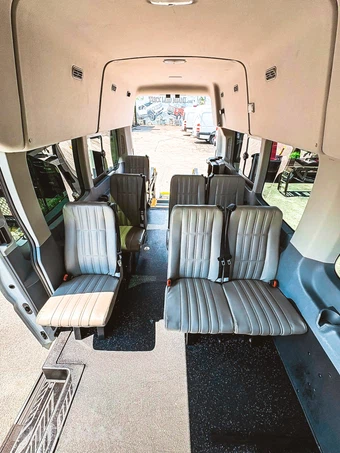 2019 Ford Transit 350 HD Passenger Van XL DRW High Roof 147.6" WB - miniatura 18
