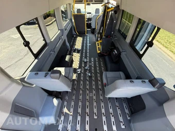 2019 Ford Transit 350 HD Passenger Van XL DRW High Roof 147.6" WB - miniatura 3