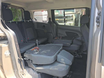 2019 Ford Transit Connect Passenger Wagon XLT Minivan w/Rear Swing-Out Doors 120.6" WB - miniatura 17