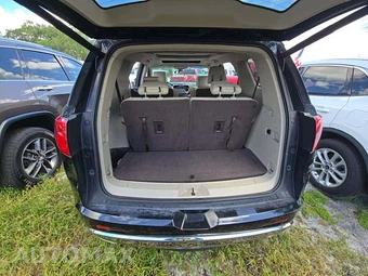 2019 GMC Acadia Denali 5SA - miniatura 15