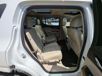 2019 GMC Acadia Denali 5SA - miniatura 17