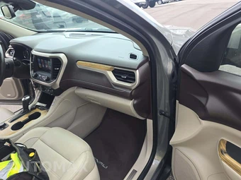 2019 GMC Acadia Denali 5SA - miniatura 17