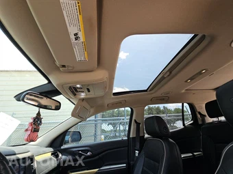 2019 GMC Acadia Denali 5SA – miniatura 18