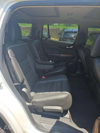 2019 GMC Acadia Denali 5SA – miniatura 17