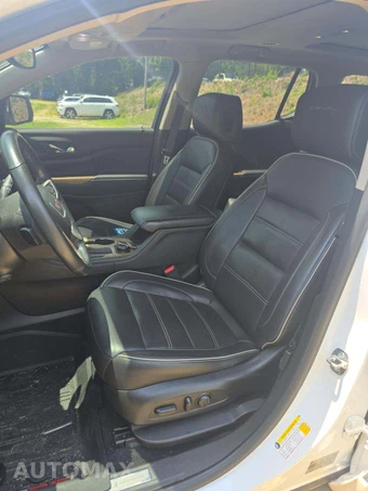 2019 GMC Acadia Denali 5SA – miniatura 6
