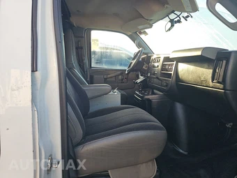 2019 GMC Savana 2500 Cargo Van 1WT 135.0" WB - miniatura 8