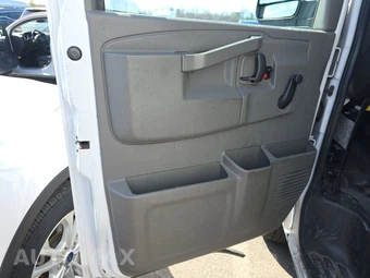 2019 GMC Savana 3500 Cutaway 1WT – miniatura 9