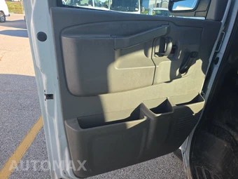 2019 GMC Savana 3500 Cutaway 1WT - miniatura 9