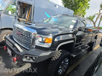 2019 GMC Sierra 2500 Denali HD Crew Cab Medium Bed 5SA