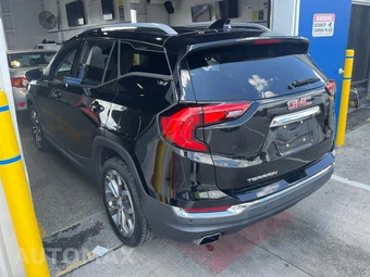 2019 GMC Terrain SLT 4SA - miniatura 3