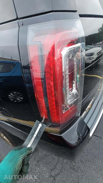 2019 GMC Yukon Denali 5SA – miniatura 10