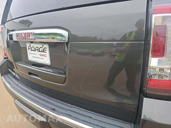 2019 GMC Yukon Denali XL 5SA - miniatura 25