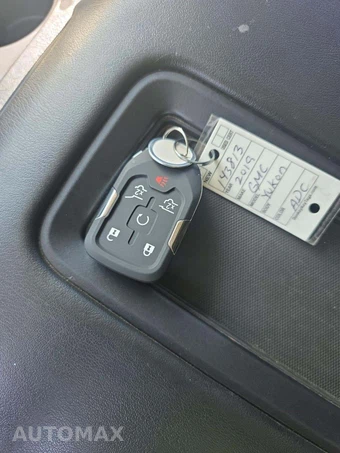 2019 GMC Yukon SLT - miniatura 8