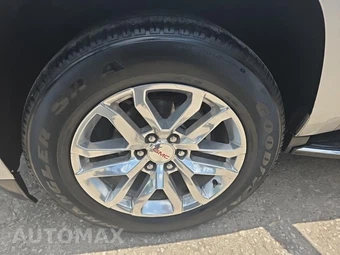 2019 GMC Yukon SLT 4SA - miniatura 8