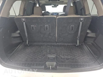 2019 Honda Pilot Touring 8-Passenger – miniatura 17