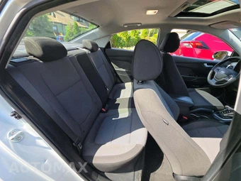 2019 Hyundai Accent Limited – miniatura 16