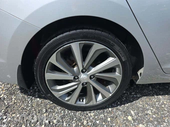 2019 Hyundai Accent Limited – miniatura 30