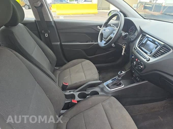 2019 Hyundai Accent SE - miniatura 8