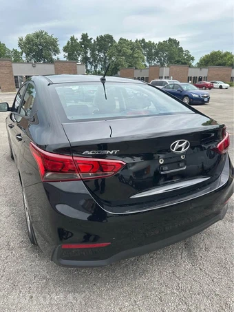 2019 Hyundai Accent SE - miniatura 3