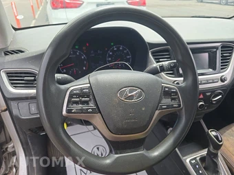 2019 Hyundai Accent SE - miniatura 10