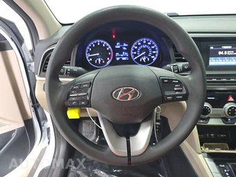 2019 Hyundai Elantra SE Sedan - miniatura 10