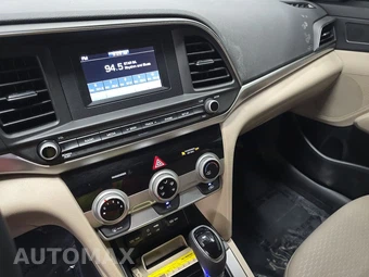 2019 Hyundai Elantra SE Sedan - miniatura 11
