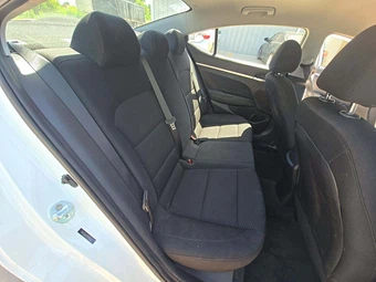2019 Hyundai Elantra SE Sedan – miniatura 13