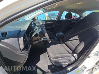 2019 Hyundai Elantra SE Sedan – miniatura 3