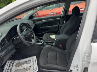 2019 Hyundai Elantra SE Sedan – miniatura 13