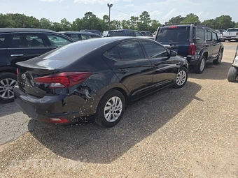 2019 Hyundai Elantra SE Sedan - miniatura 4