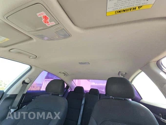 2019 Hyundai Elantra SE Sedan - miniatura 8