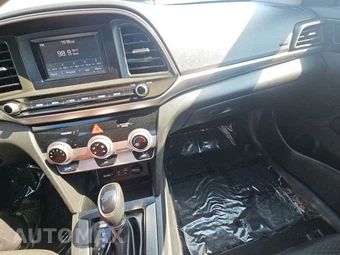 2019 Hyundai Elantra SE Sedan – miniatura 11