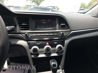2019 Hyundai Elantra SE Sedan – miniatura 10