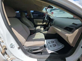 2019 Hyundai Elantra SEL Sedan - miniatura 18