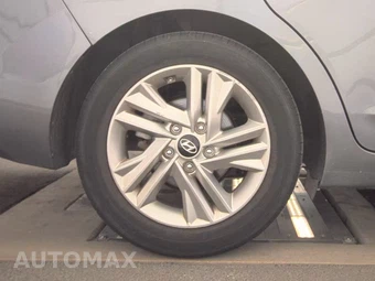 2019 Hyundai Elantra SEL Sedan - miniatura 11