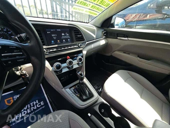 2019 Hyundai Elantra SEL Sedan – miniatura 10