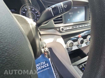 2019 Hyundai Elantra SEL Sedan – miniatura 8