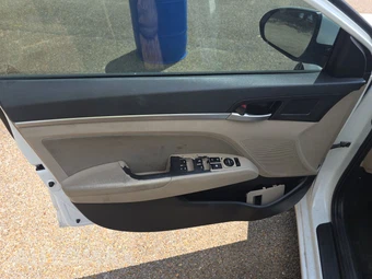 2019 Hyundai Elantra SEL Sedan - miniatura 9