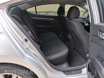 2019 Hyundai Elantra SEL Sedan - miniatura 16