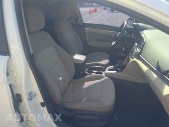 2019 Hyundai Elantra SEL Sedan - miniatura 8