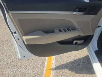 2019 Hyundai Elantra SEL Sedan - miniatura 9