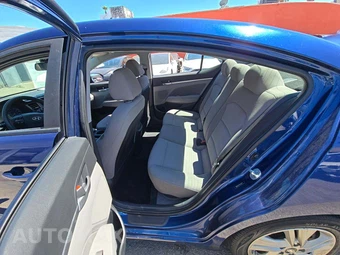 2019 Hyundai Elantra SEL Sedan - miniatura 10