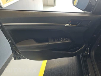 2019 Hyundai Elantra SEL Sedan – miniatura 9